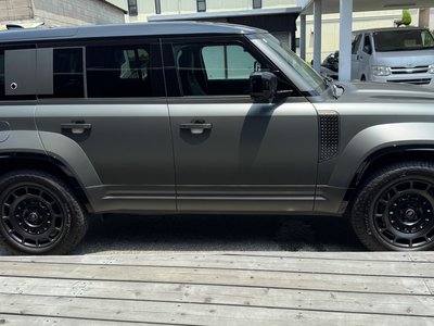 LAND ROVER DEFENDER 110 OCTA EDITION ONE - 3