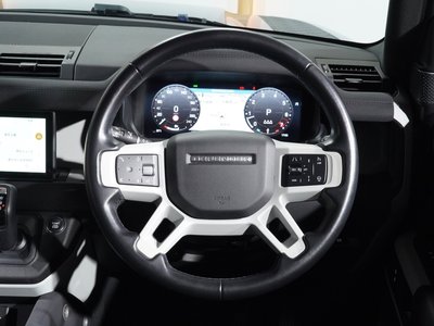 LAND ROVER DEFENDER - 10