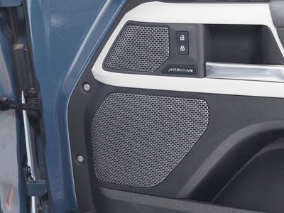 LAND ROVER DEFENDER - 6