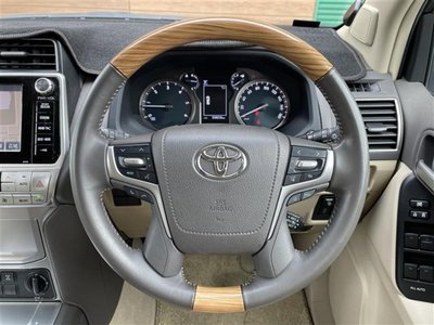 TOYOTA LAND CRUISER PRADO - 7
