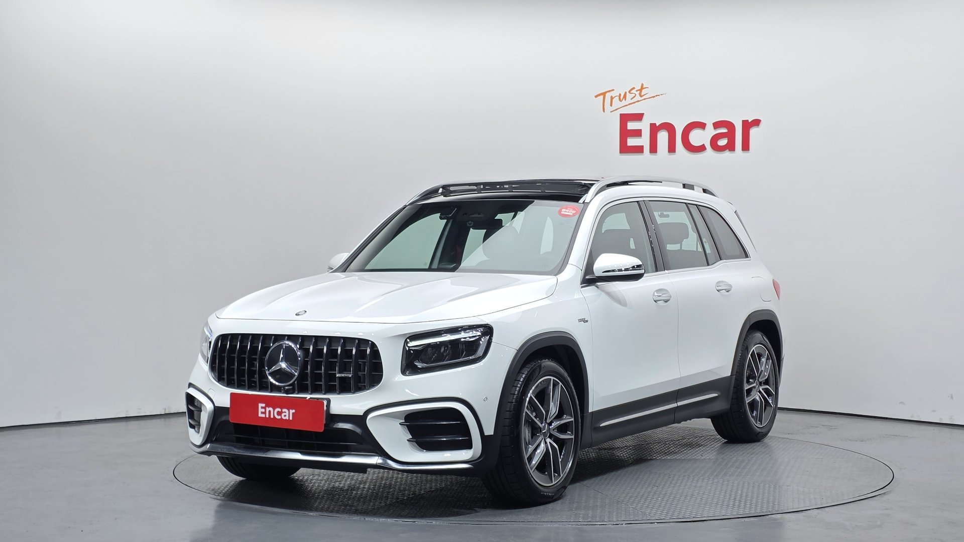 MERCEDES-BENZ GLB - View 1