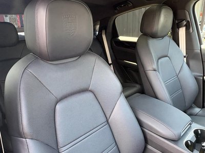 صورة 8 لـ 2022 Porsche CAYENNE