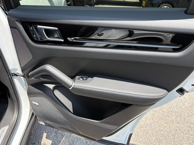 صورة مصغرة 48 لـ 2022 Porsche CAYENNE