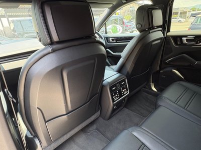 صورة مصغرة 56 لـ 2022 Porsche CAYENNE