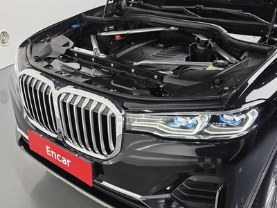 2021 BMW X7 — фото 7