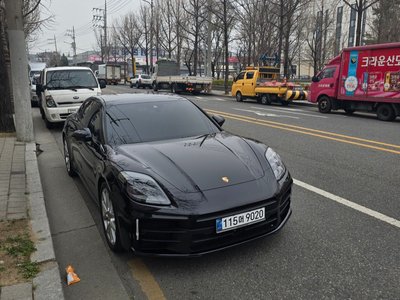 PORSCHE PANAMERA - 1