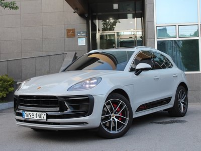 2022 Porsche MACAN — фото 1