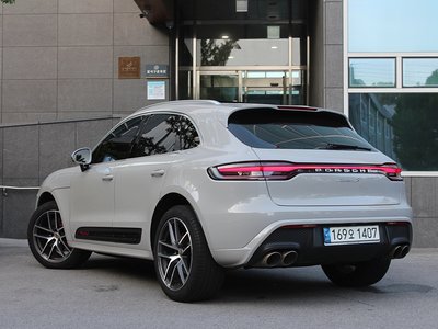 2022 Porsche MACAN — фото 6