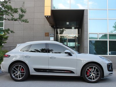 2022 Porsche MACAN — фото 2