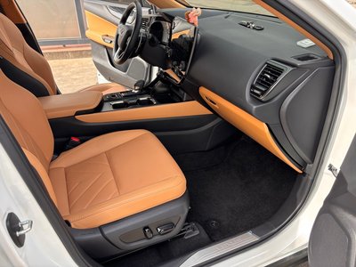 2024 Lexus NX — миниатюра 13