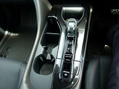 صورة مصغرة 15 لـ 2025 Toyota CROWN CROSSOVER