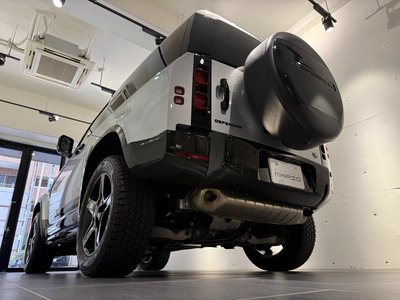 LAND ROVER DEFENDER - 8