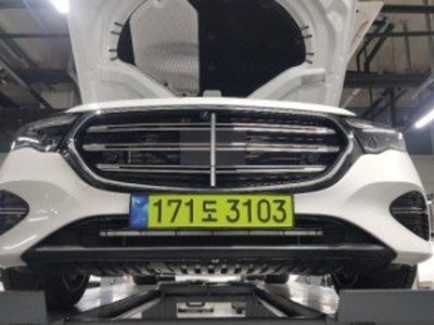 MERCEDES-BENZ E-CLASS - 1