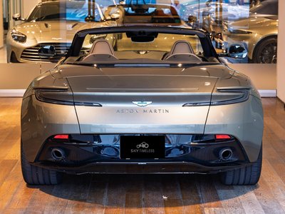 ASTON MARTIN DB12 VOLANTE - 9