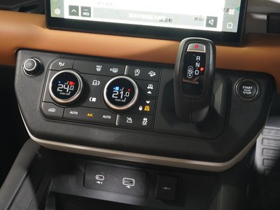 LAND ROVER DEFENDER 2023 thumbnail 6