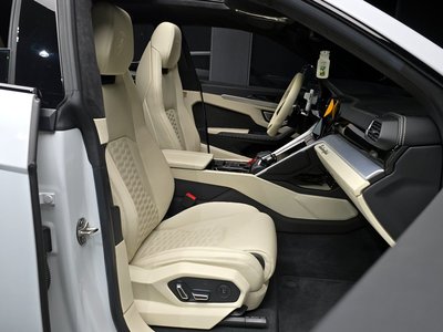 LAMBORGHINI URUS - 10