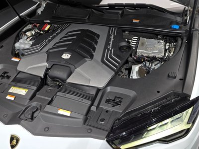 LAMBORGHINI URUS - 7