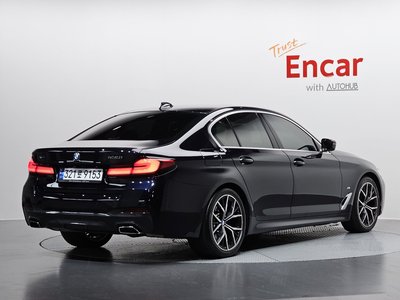 2023 BMW 5 SERIES — фото 3
