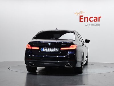 2023 BMW 5 SERIES — фото 4