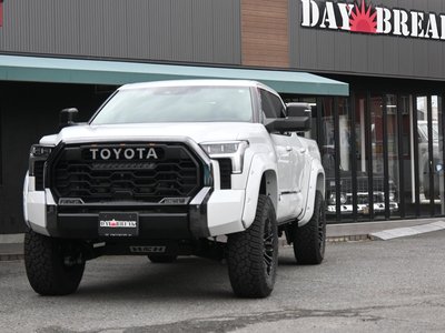 TOYOTA TUNDRA - 1