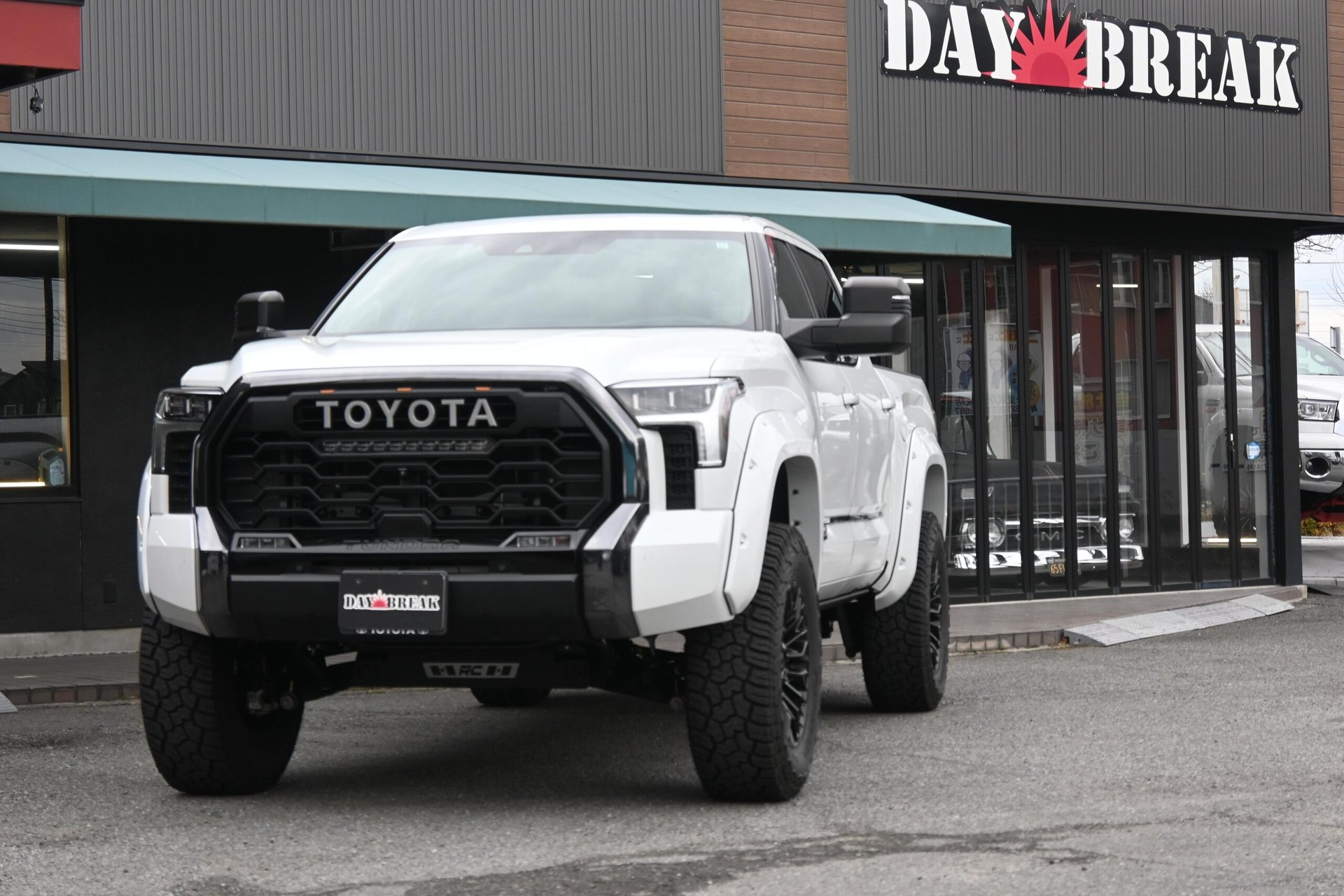 TOYOTA TUNDRA - View 1