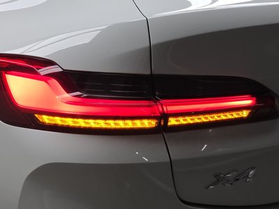 صورة 10 لـ 2023 BMW X4