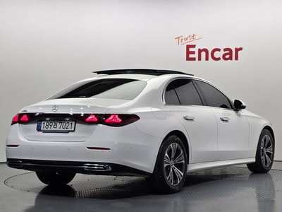 MERCEDES-BENZ E-CLASS - 3