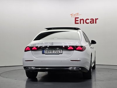 MERCEDES-BENZ E-CLASS - 4