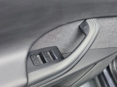 2023 Tesla MODEL X — миниатюра 30