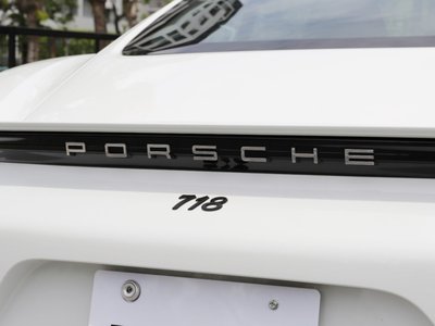 صورة 8 لـ 2017 Porsche 718