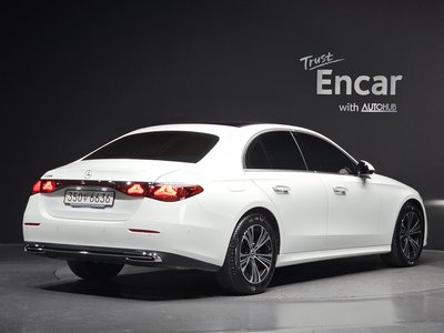 MERCEDES-BENZ E-CLASS - 4