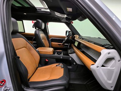 LAND ROVER DEFENDER - 10