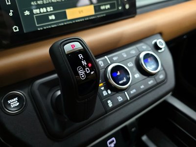 LAND ROVER DEFENDER - 9