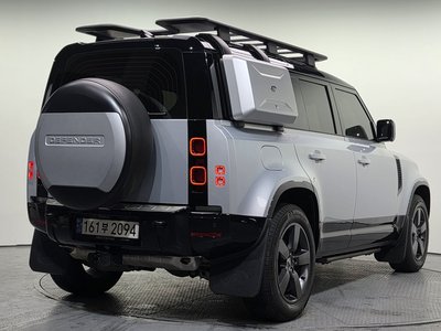 LAND ROVER DEFENDER - 3