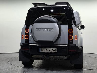 LAND ROVER DEFENDER - 4