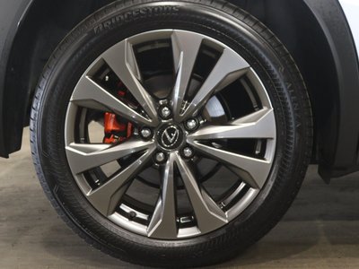 صورة مصغرة 49 لـ 2024 Lexus UX