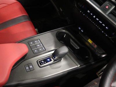 صورة مصغرة 12 لـ 2024 Lexus UX