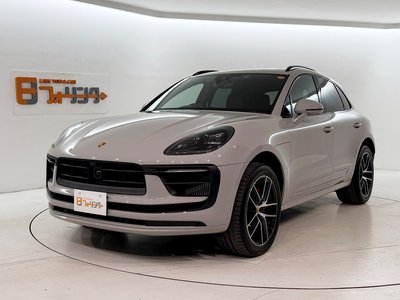 PORSCHE MACAN - 1