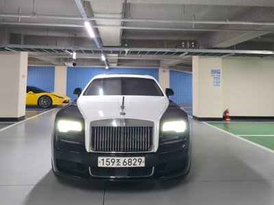 ROLLS-ROYCE GHOST
