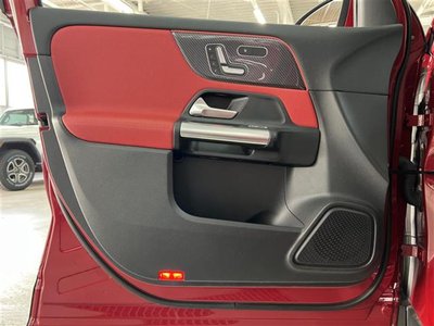 MERCEDES-BENZ GLA - 9