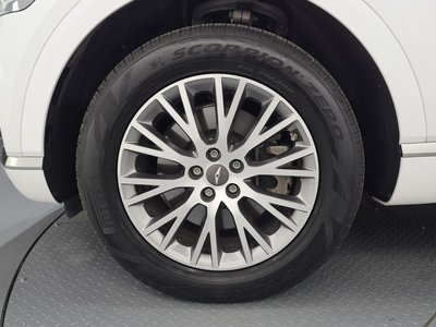 صورة 6 لـ 2023 Genesis GV80