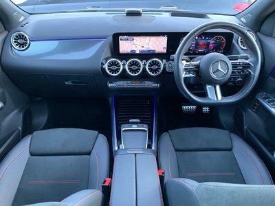 MERCEDES-BENZ GLA - 10