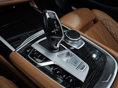 BMW 7 SERIES - 9
