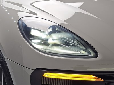 صورة 9 لـ 2022 Porsche MACAN