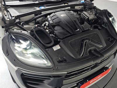 صورة 7 لـ 2022 Porsche MACAN