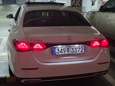 MERCEDES-BENZ E-CLASS - 3