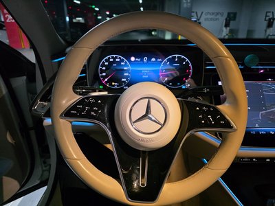 MERCEDES-BENZ E-CLASS - 6