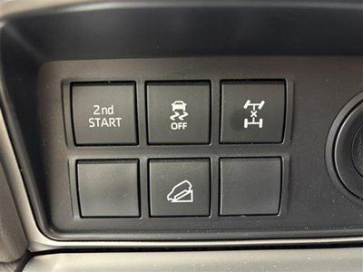 TOYOTA LAND CRUISER PRADO - 8