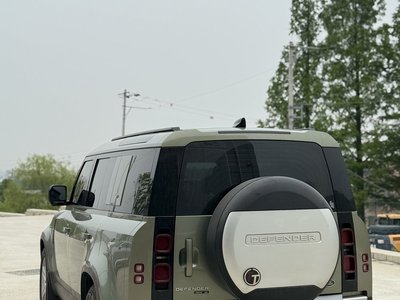 LAND ROVER DEFENDER - 1