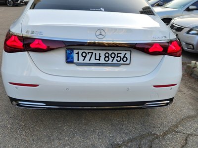 MERCEDES-BENZ E-CLASS - 2
